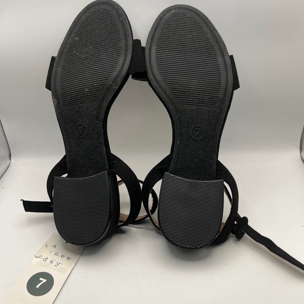 A New Day Winona Black Ankle Strap Flat Sandals Women's 7 NWT - Picture 7 of 9